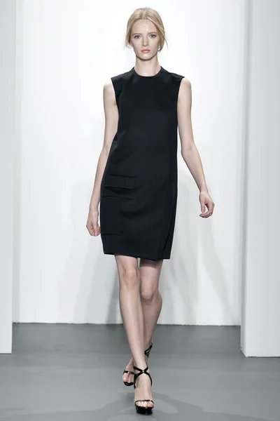 Look 12